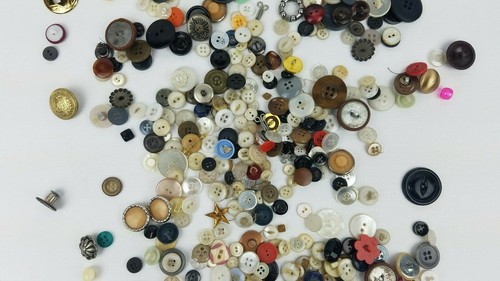 Vintage Buttons Mixed Lot ~ Cards & Loose ~ Mostly Plastic ~ Various Colors - Picture 10 of 12