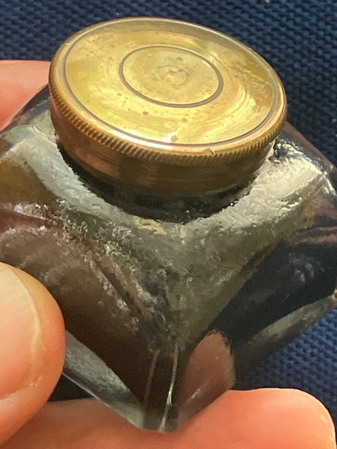 RARE Vintage Victorian / Georgian Glass and Brass Topped Inkwell. - Picture 2 of 8