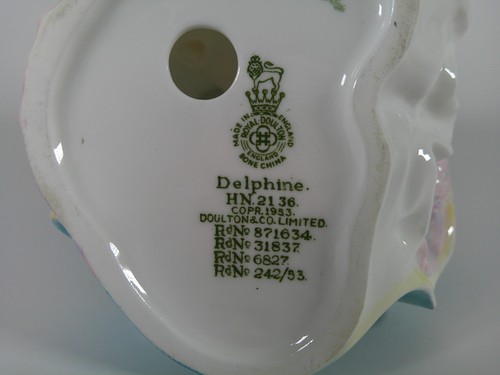 Estatuilla Royal Doulton England Bone China "DELPHINE" HN 2136 7,5" de alto - Imagen 5 de 5