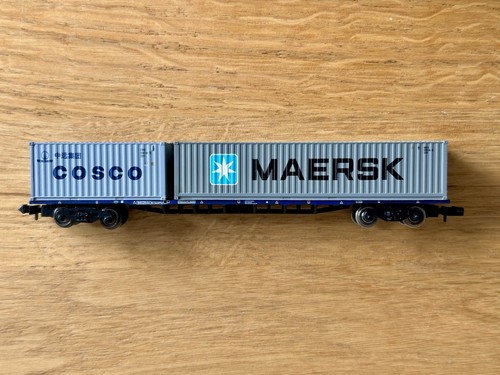 Graham Farish N Gauge 373-457A Container Wagon with "Cosco" & "Maersk" Container - Picture 5 of 8