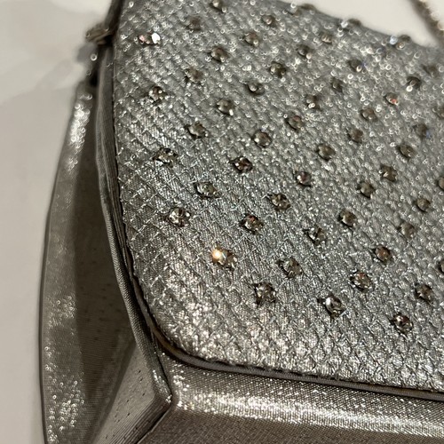 Schöne Vintage Clutch Handtasche mit Krappen besetzt Strass silberfarben Kette - Bild 2 von 17