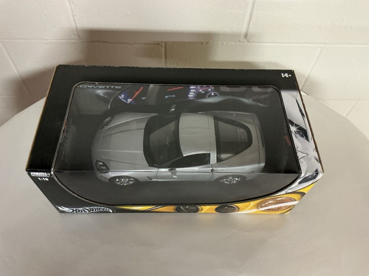 ミニカー Hot Wheels Corvette 1/18