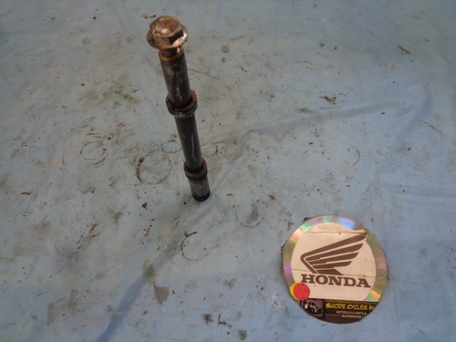 2002 Honda CBR 600 F4i front wheel axle w spacers 01 02 03 04