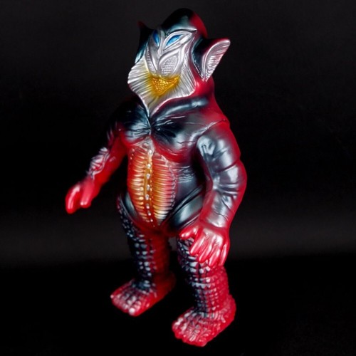 Bullmark Alien Mefilas Red Soft Vinyl 9" Ultraman Kaiju Series LE Sofubi Japan - Picture 4 of 15
