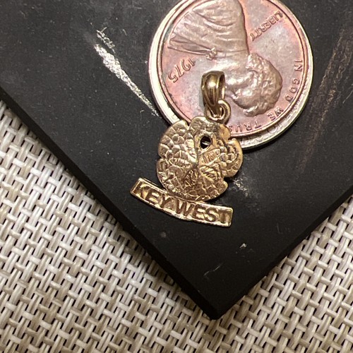 14K Yellow Gold Key West Pendant 1.2g Jewelry Necklace sand dollar! - b16-2
