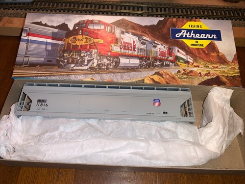 Athearn HO Scale Kit#2902K UP - WP 55’ Center Flow Hopper Rd#11816. NOS