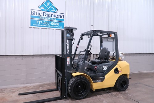 Komatsu FG30HT-16 Forklift, 6,000# Pneumatic, Dual Fuel, Triple, S/S, Low Hours! - Picture 1 of 13
