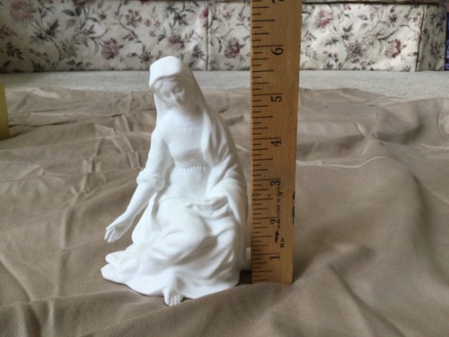 Lenox The Nativity The Holy Family Set of 3 Bisque Figurines in Original Box - Picture 3 of 21