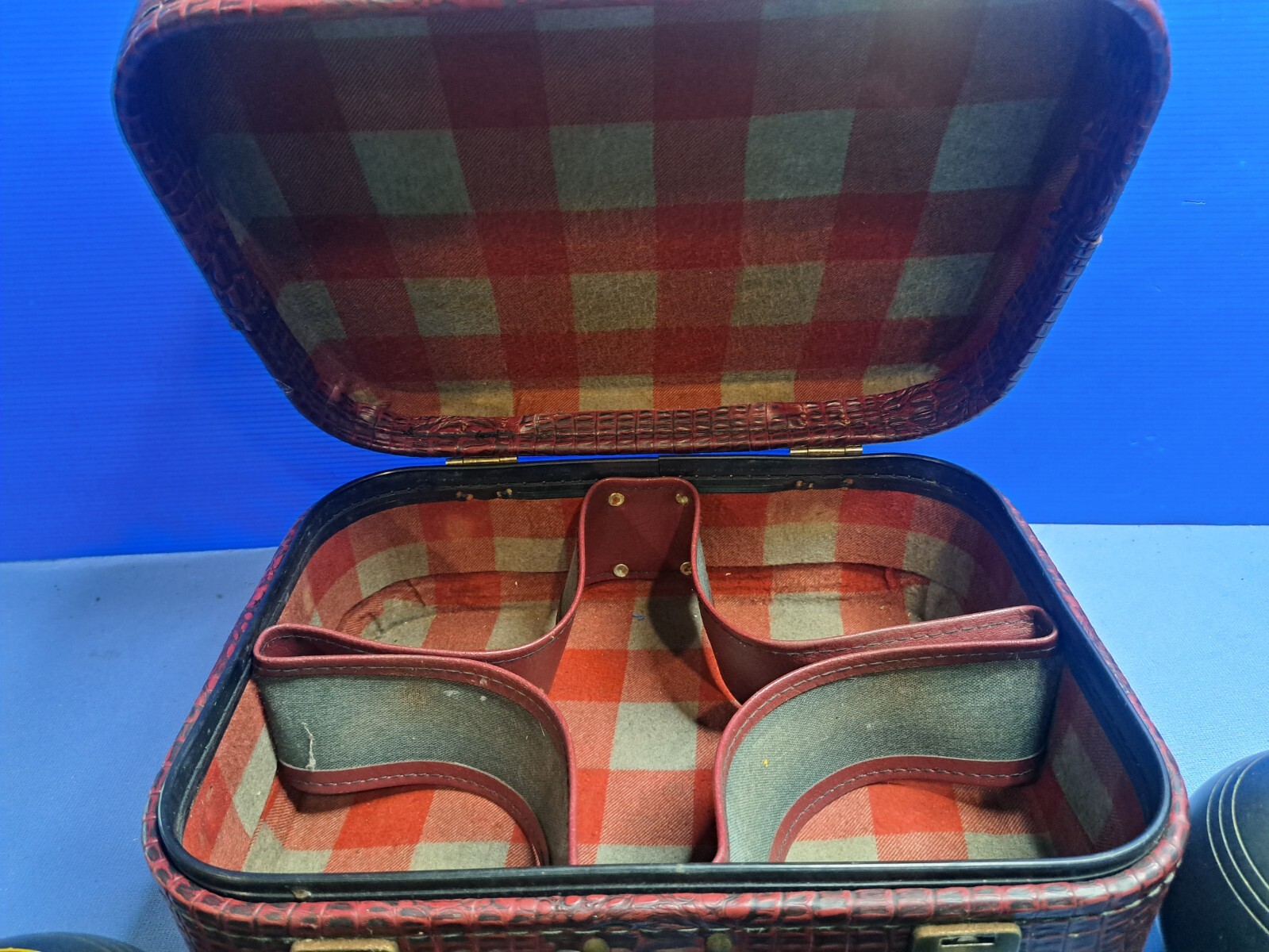 Henselite Lawn Bowls Size 3 Super Grip Including Lockable Genuine