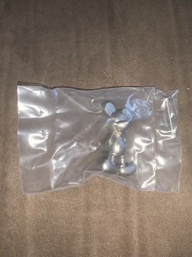 ⭐ Lot of 20 Disney Mickey Mouse Cast Metal Pulls Knobs - Drawer Cabinet - Screws - Picture 5 of 8