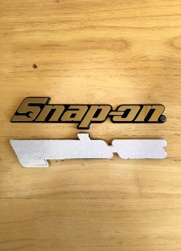 SNAP ON LOGO EMBLEM BADGE STICKER IN CHROME 117x25x6 mm - Picture 3 of 4