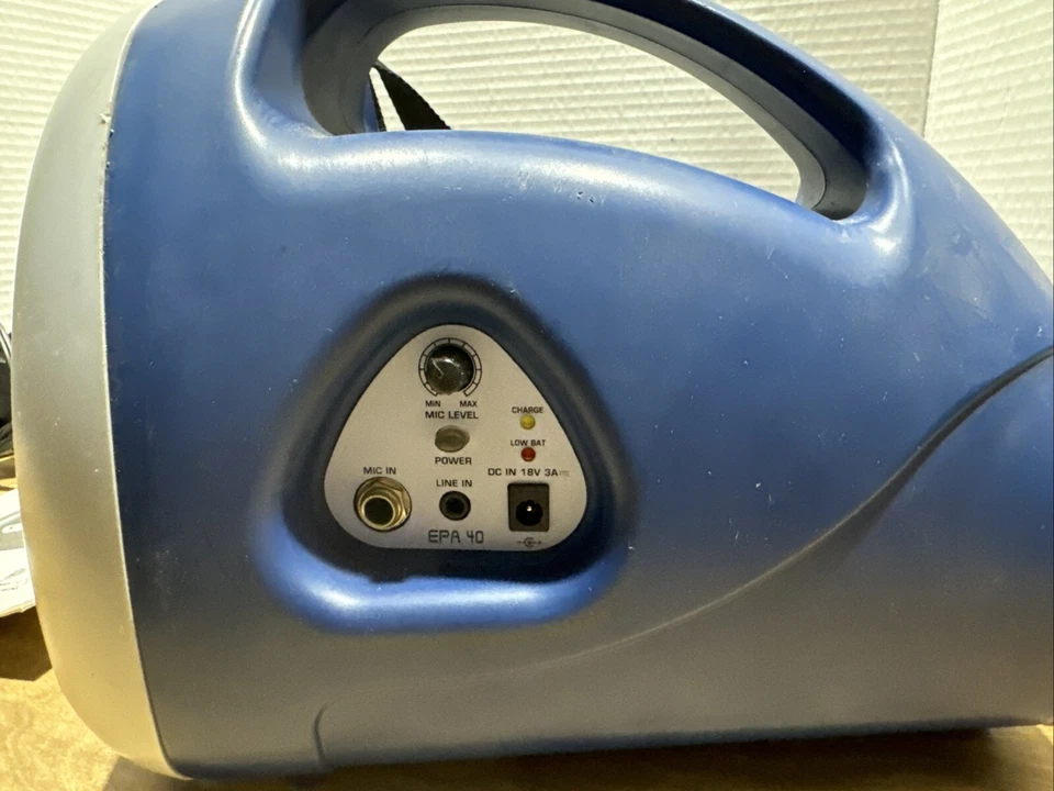 Speaker Behringer EPA40 Handheld PA System DC In 18V, 3A With Microphone TESTED - Image 2 of 4