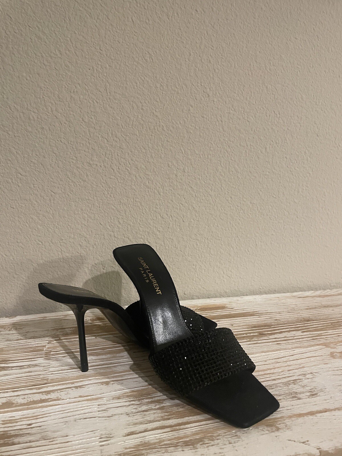 Picture 1 of 8