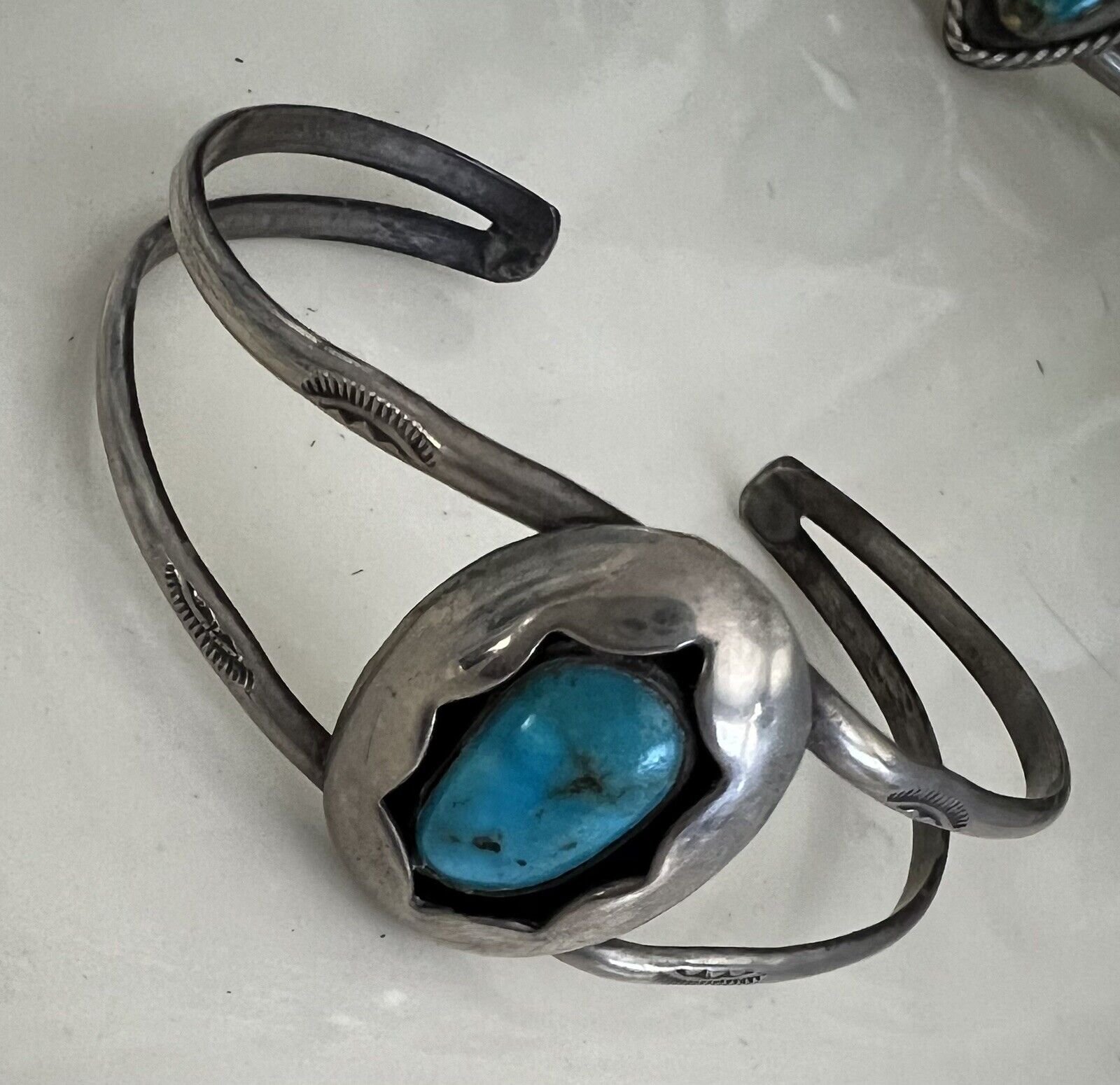 Bisbee & Blue Thunder Vintage Native American Navajo Turquoise Sterling Silver Hvy Bracelet Bisbee & Blue Thunder Vintage Native American Navajo Turquoise Sterling Silver Hvy Bracelet