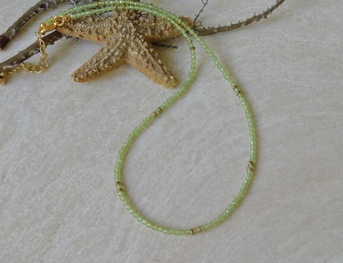 Green Peridot Faceted Round Tiny 2-3MM A+ Gemstone Beaded Handmade Necklace 18" - Picture 4 of 8