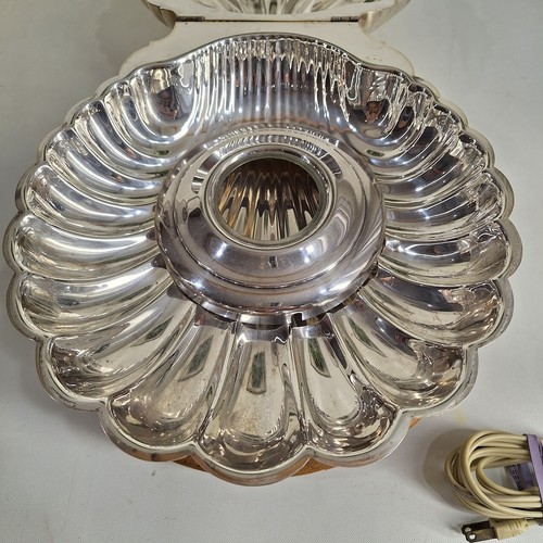 Vintage Eton Dolphin Handle Clam Shell Silver Plated Electrified Bun Warmer - Imagen 8 de 10