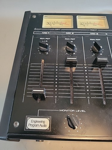 Realistic Stereo Mixing Console Model 32-1200B Vintage - Turns On Untested - Picture 2 of 9