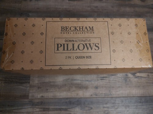 Beckham Hotel Collection Bed Pillows Queen Size Set of 2 - Down Alternative NEW