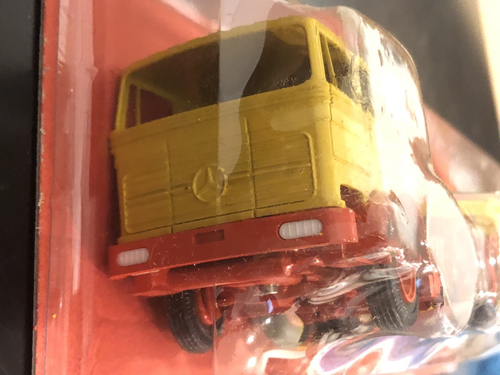 Gescha #3010 Mercedes Low Loader Semi Truck Trailer - 1:50- NOS - Sealed! - Picture 2 of 17