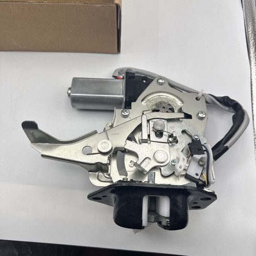 Rear Power Liftgate Trunk Lock Actuator For 2004-10 Infiniti QX56, 2004-09 - Picture 13 of 14