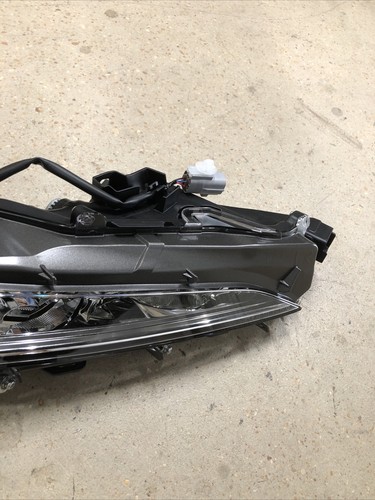 Nueva lámpara antiniebla lateral para pasajeros Lexus RH en caja debe caber 19-22 Lexus #81210-48070. - Imagen 3 de 10