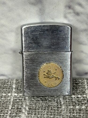 Encendedor De Colección Japón Leo Zodiaco Símbolo Metal Plata Astrología No Probada - Imagen 4 de 9
