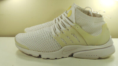 Air presto flyknit ultra triple cheap white