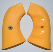 Denix Western 1873 Peacemaker Pistol Grips John Wayne Yellow Plastic Screw