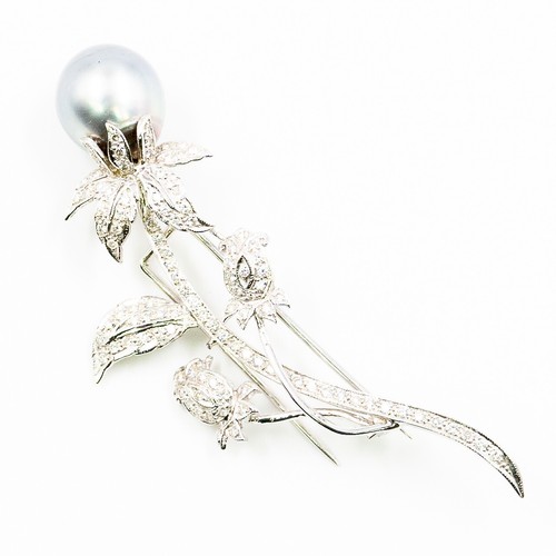 13.91Ct Round Cut Diamond G/VVS2 & Pearl 18k White Gold Flower Brooch - Picture 1 of 6