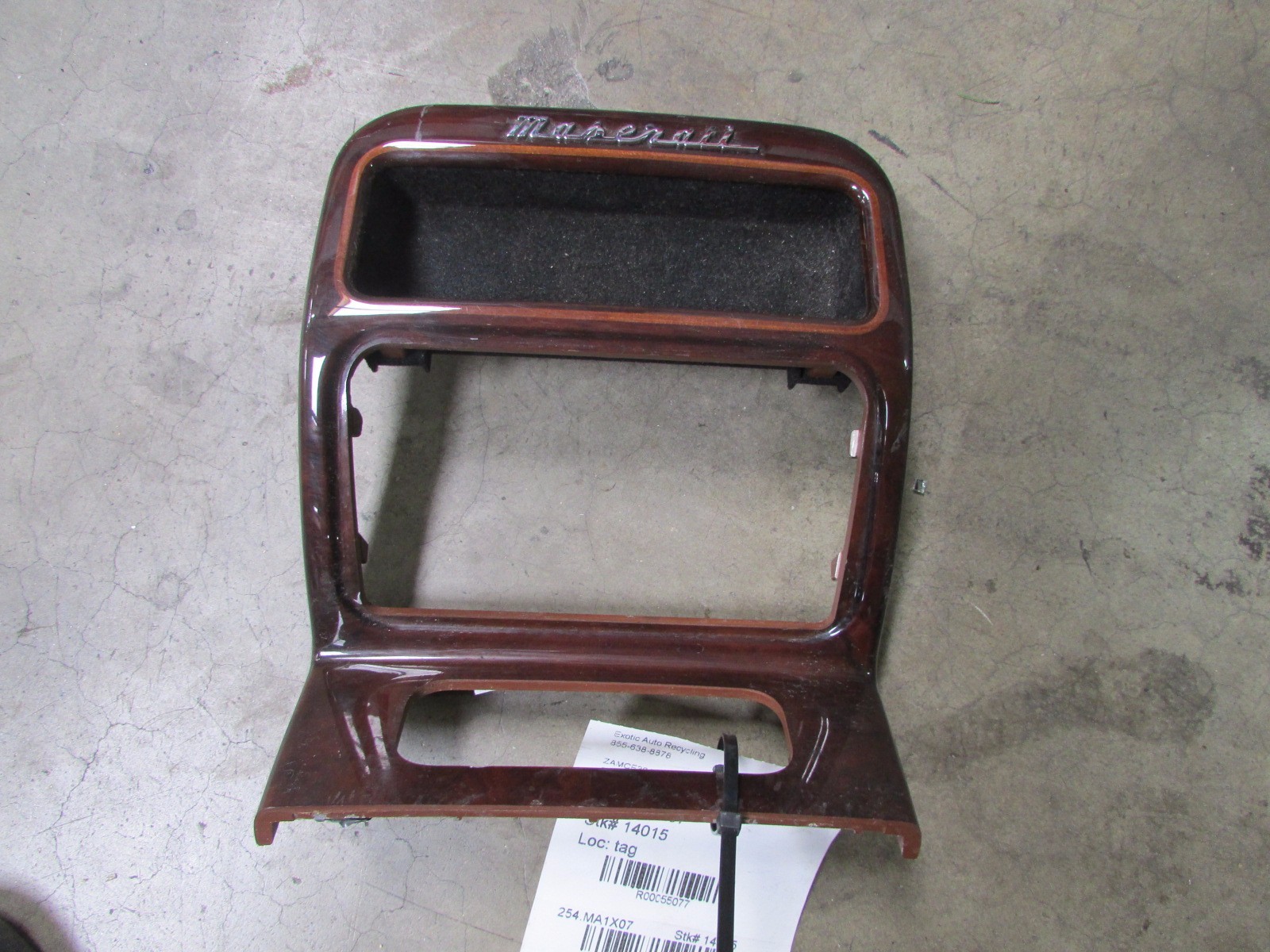 Maserati Quattroporte, Rear Wood Console, Bezel, P/N 67726487, Used