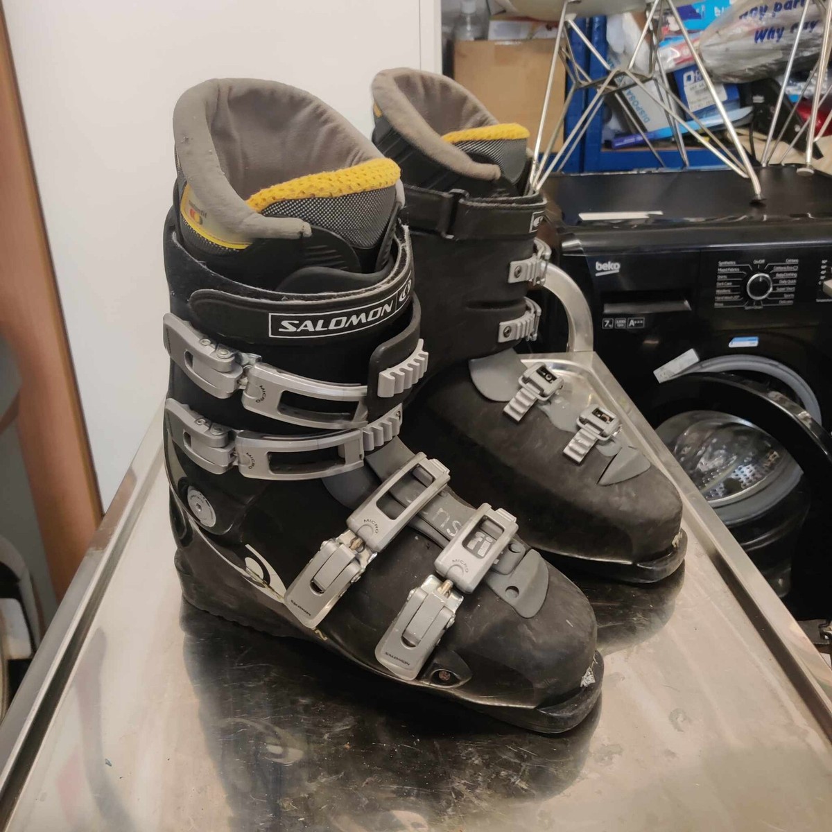 Mens ski boots Salomon UK Used Good Condition