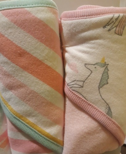 Cloud Island 3-Pack Infant Hooded Towels Rainbows Pink/Unicorns - Baby Girl - Picture 6 of 7