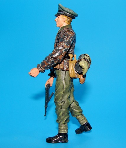 1:18 Ultimate Soldier Elite Force Wehrmacht WWII German Commander Officer Figure - Picture 4 of 7