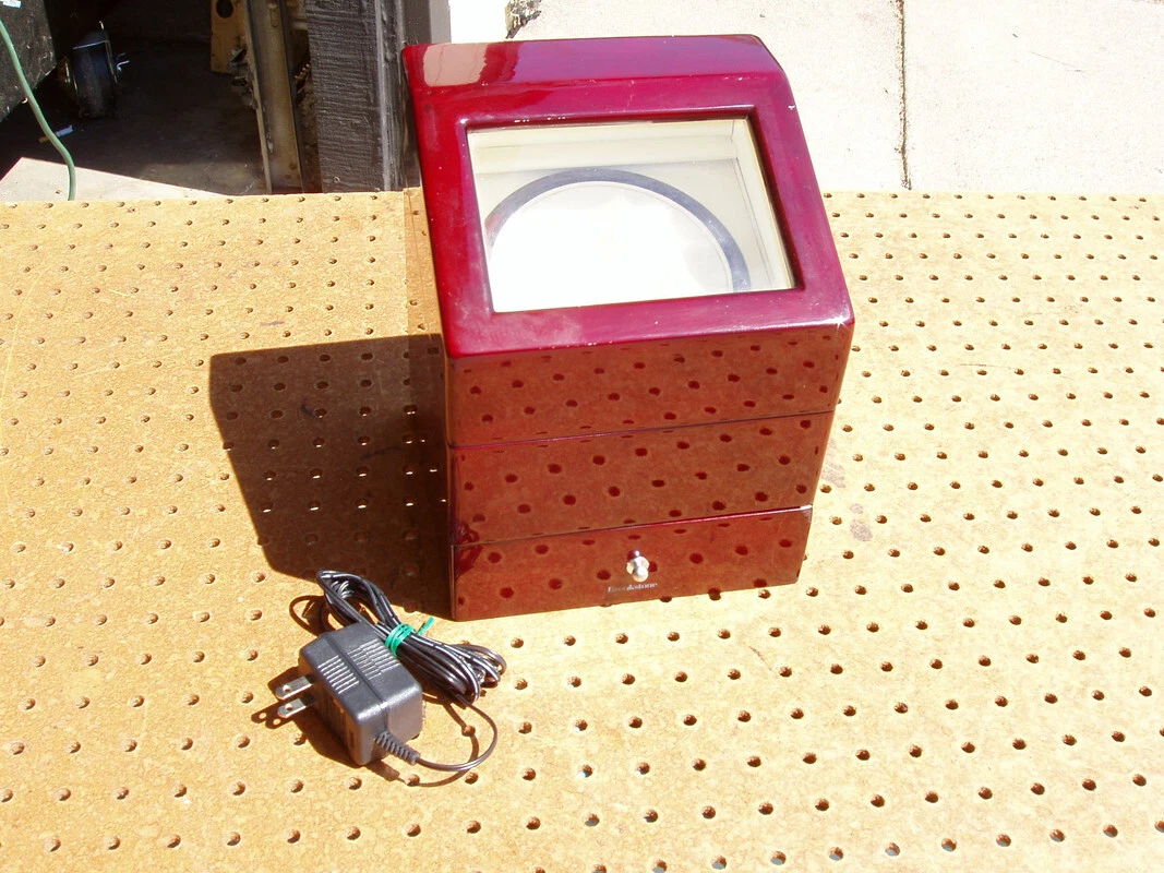 Brookstone single outlet watch winder
