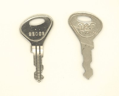 Lowe Fletcher LF 95 - 97 Serie Büro Aktenschrank Schreibtisch Spind Schlüssel zum Code ** 