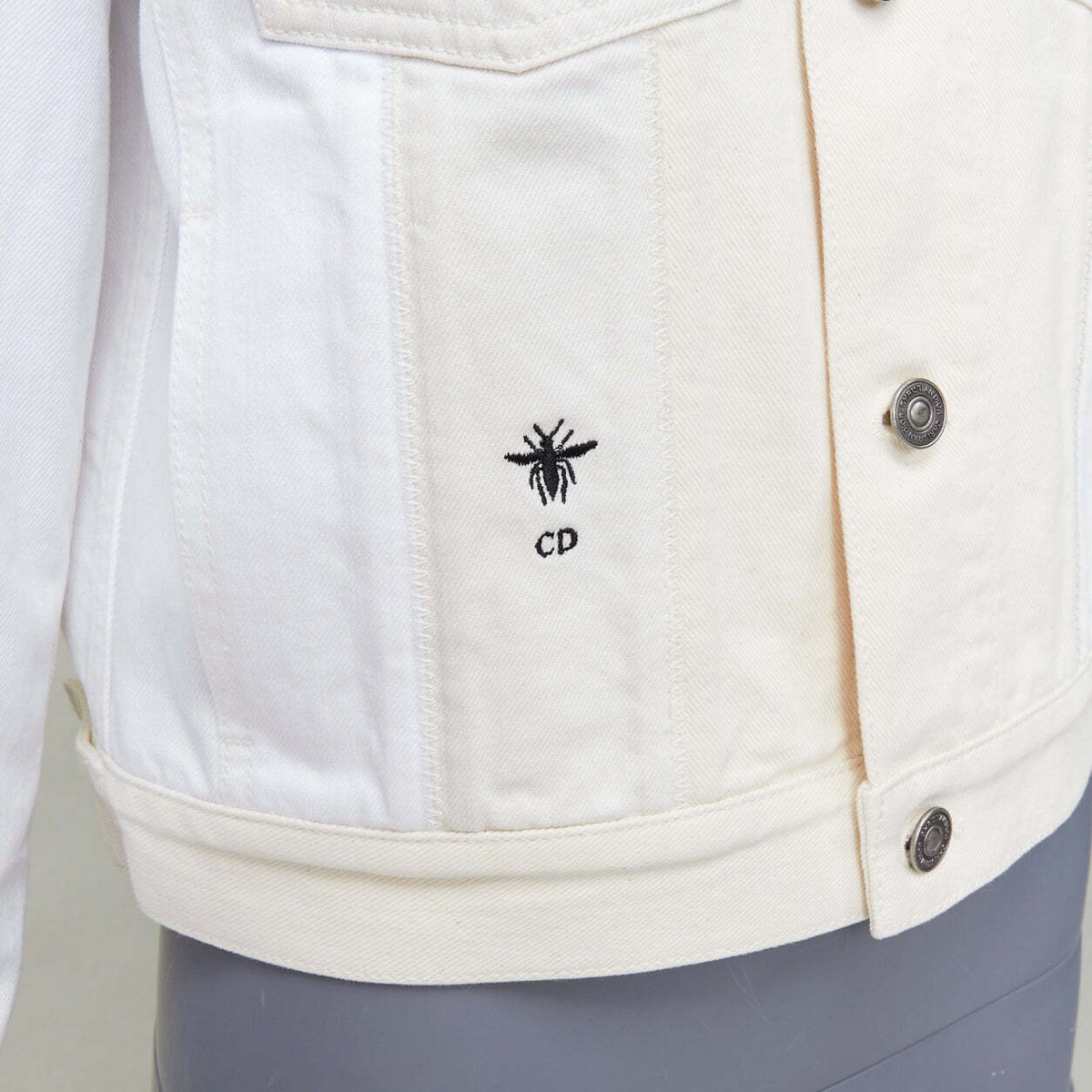 Christian Dior ホワイトデニム 40 CHRISTIAN DIOR white denim CD bee logo trucker cropped