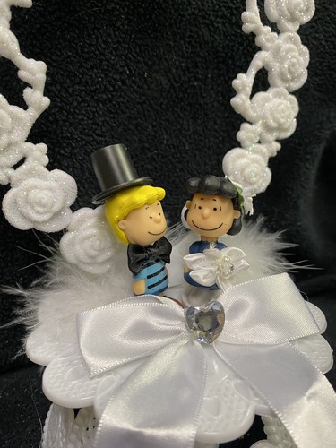 Schroeder & Lucy Wedding Cake Topper Peanut Snoopy Charlie Brown Gang Groom top - Picture 2 of 3