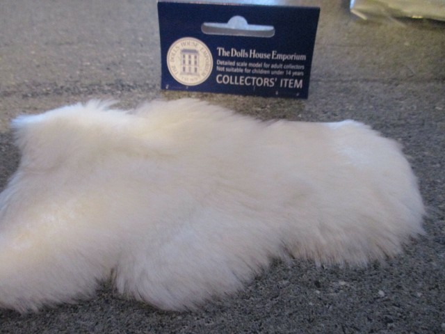 Dolls House 1/12th scale faux fur rug from DHE *from debbiesdollshouses* JE10036 Dolls House 1/12th scale faux fur rug from DHE *from debbiesdollshouses* JE10036