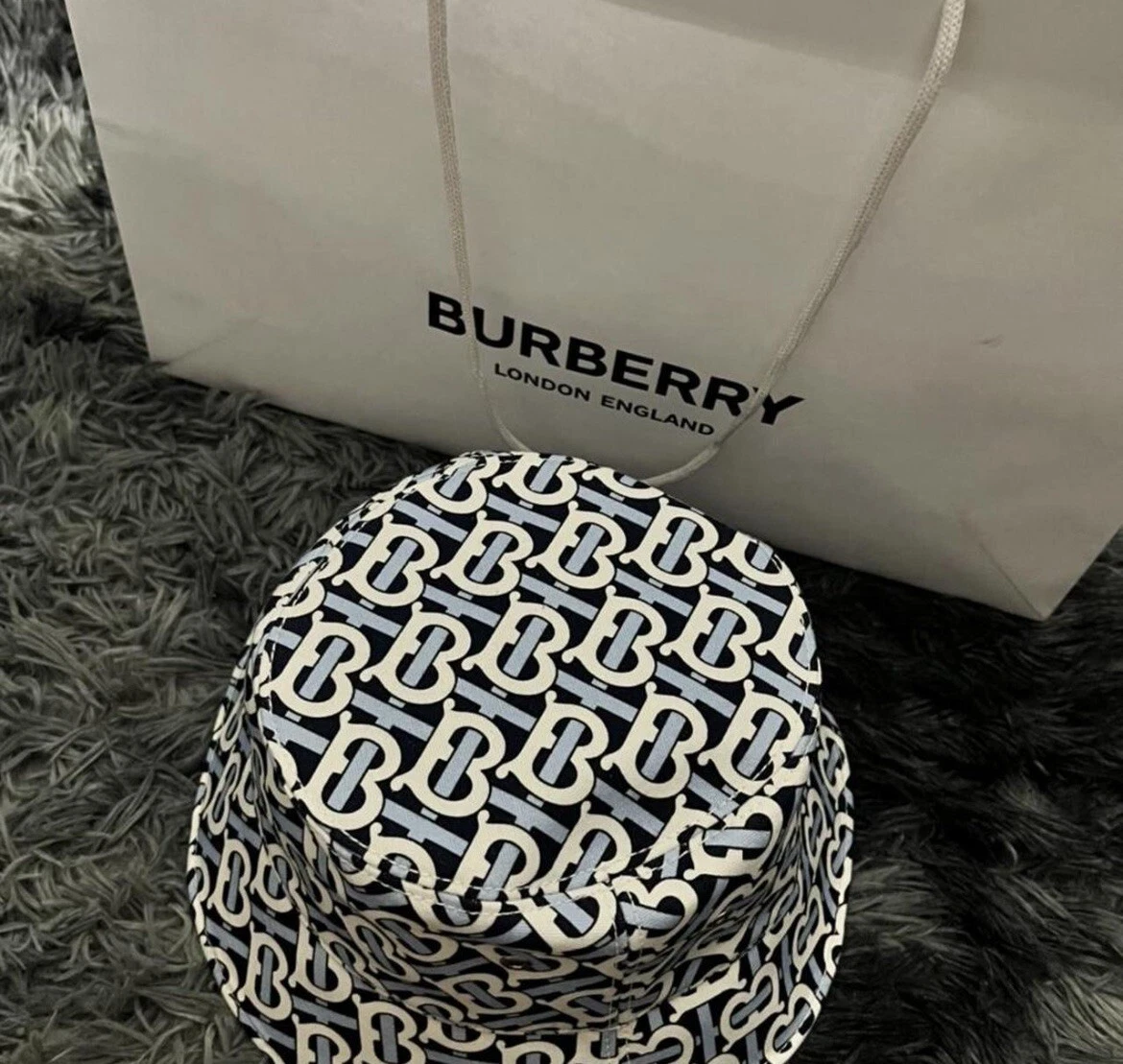 Burberry skull hats new arrivals