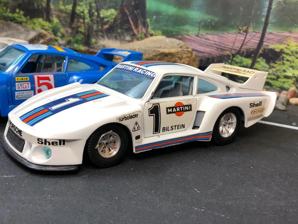 3 coches de carreras de rally imperfectos 1:24 BURAGO diecast AZUL/BLANCO PORSCHE 935TT COMO ESTÁN Foto 2 de 4