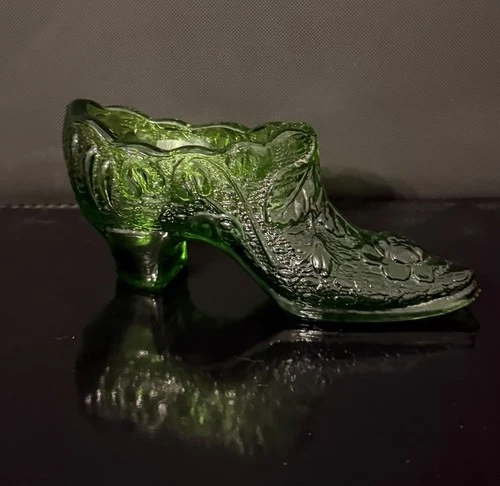 Uranium Glass Fenton Shoe Slipper Figure Glows Dish Daisy & Button