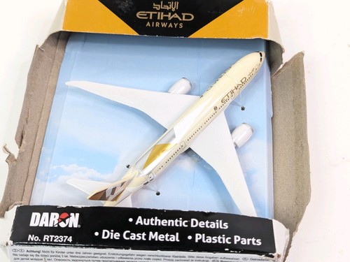 Etihad Airways Airlines Plane Diecast Toy Boeing 787 Daron Model RT2374 New - Picture 10 of 24
