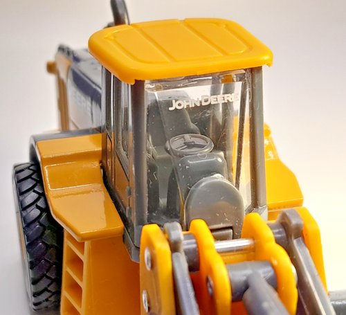 ERTL John Deere Wheel Loader 1/32 Yellow Bulldozer Toy 5 1/2" with Moving Loader - Picture 4 of 7