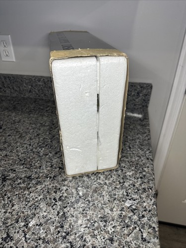 Commodore 1541 Floppy Disk Drive C64 Powers On Untested w/ Original Box - Picture 20 of 23