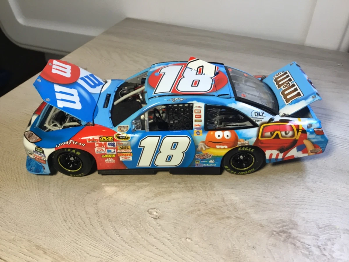 Preços baixos em Kyle Busch NASCAR Diecast Carros de Corrida 2008