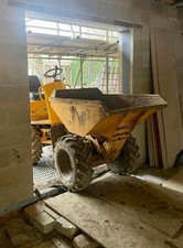 Dumper hire / Mini digger hire with operator for excavations in Buckinghamshire