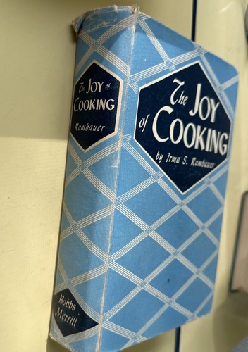 The Joy Of Cooking by Irma S. Rombauer 1946 Edition World War II Era Cookbook - Foto 2 di 12