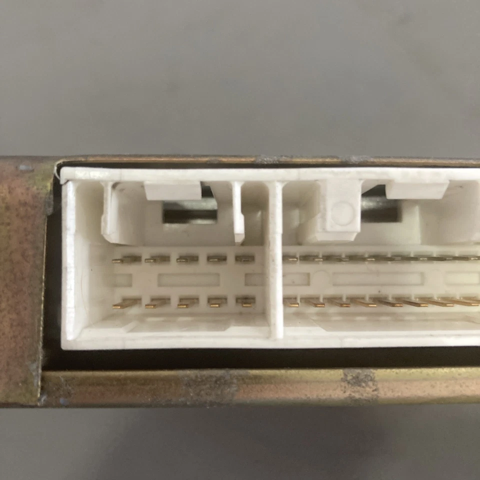 Mitsubishi Eclipse 1990 1,8 L ECU/ECM MD128658 Foto 3 de 4