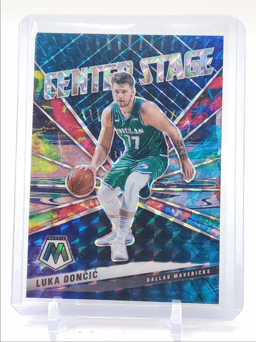 LUKA DONCIC 2020-21 MOSAIC CENTER STAGE SILVER PRIZM MAVERICKS Q0588