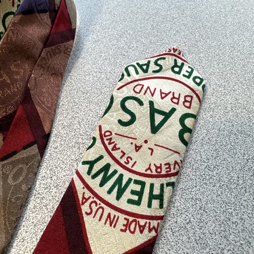 Vintage McIlhenny Co Tabasco Sauce 100% Silk Novelty Logo Patterned Necktie - Picture 3 of 5